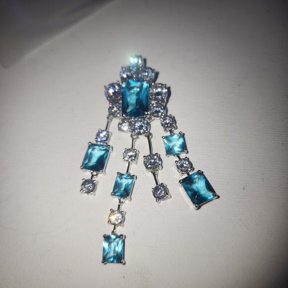 VINTAGE DANGLE CONVERTIBLE BROOCH PIN OR NECKLACE CHARM BEAUTIFUL - Picture 1 of 3